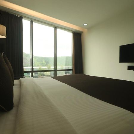 Hotel Mumbai House Airoli, Navi Mumbai Buitenkant foto