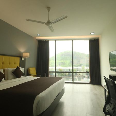 Hotel Mumbai House Airoli, Navi Mumbai Buitenkant foto