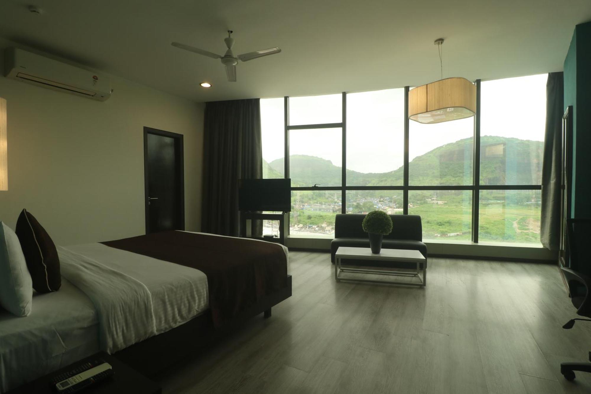 Hotel Mumbai House Airoli, Navi Mumbai Buitenkant foto